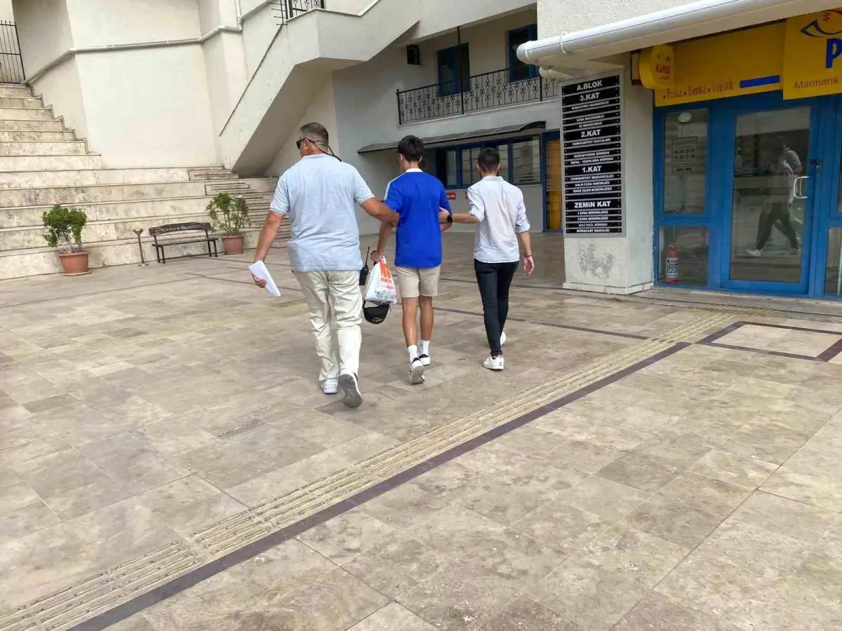 Marmaris\'te kızlara laf atma kavgası: 1 kişi bıçakla yaralandı