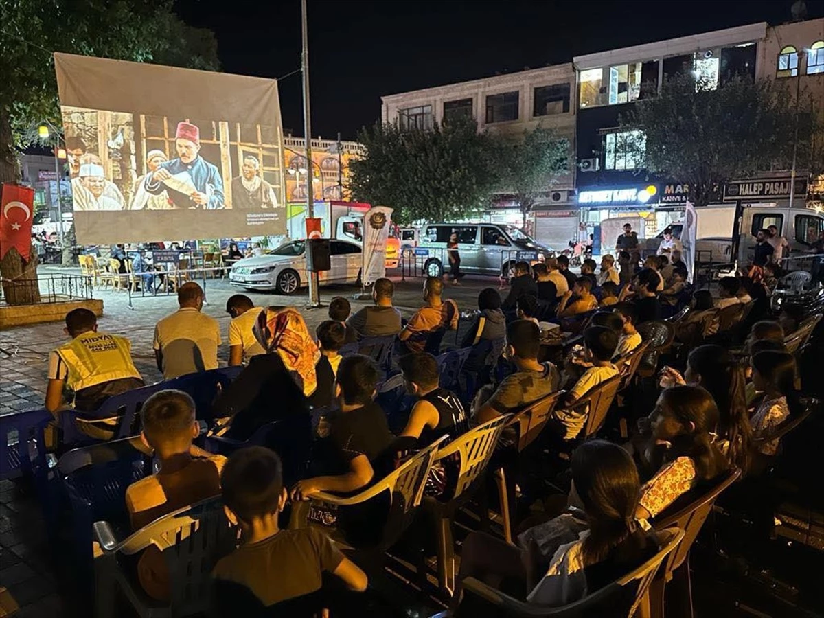 Midyat Belediyesi 30 Ağustos Zafer Bayramı için açık hava sinema etkinliği düzenledi