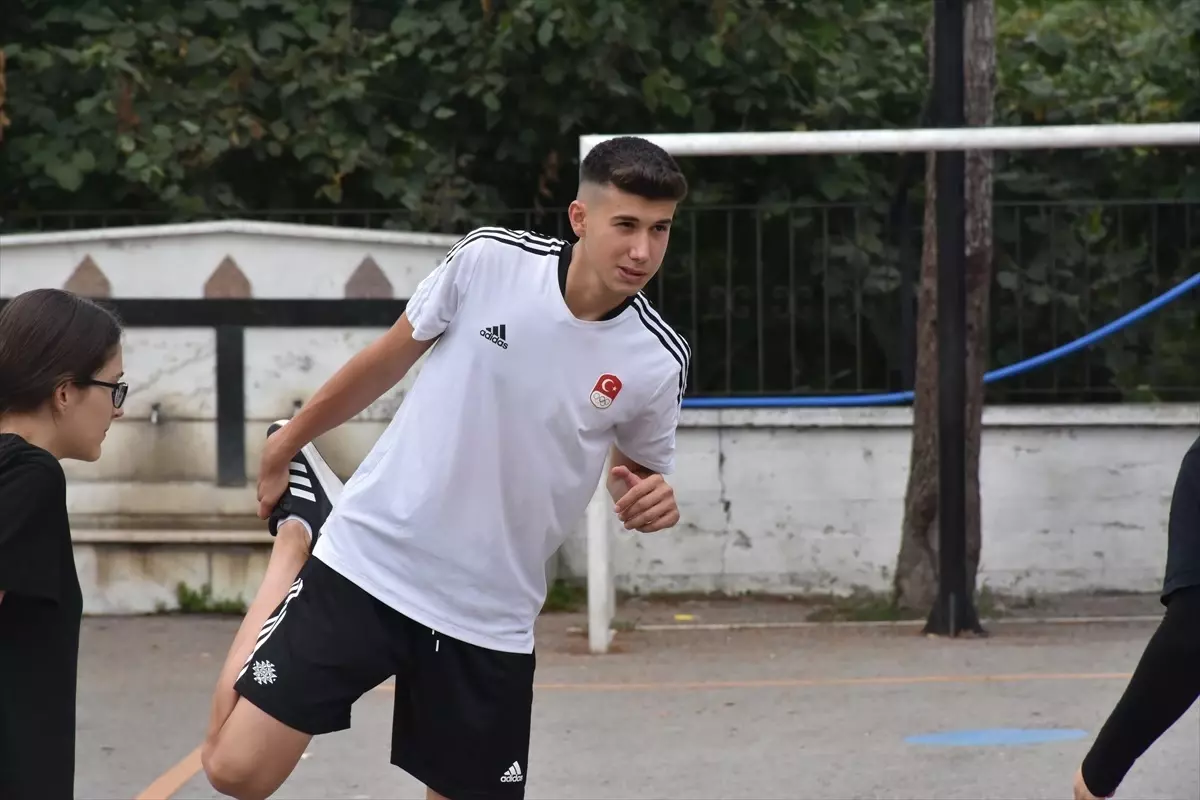 Milli sporcu Yasir Kuduban, Sivas\'tan altın madalya ile dönmeyi hedefliyor Açıklaması