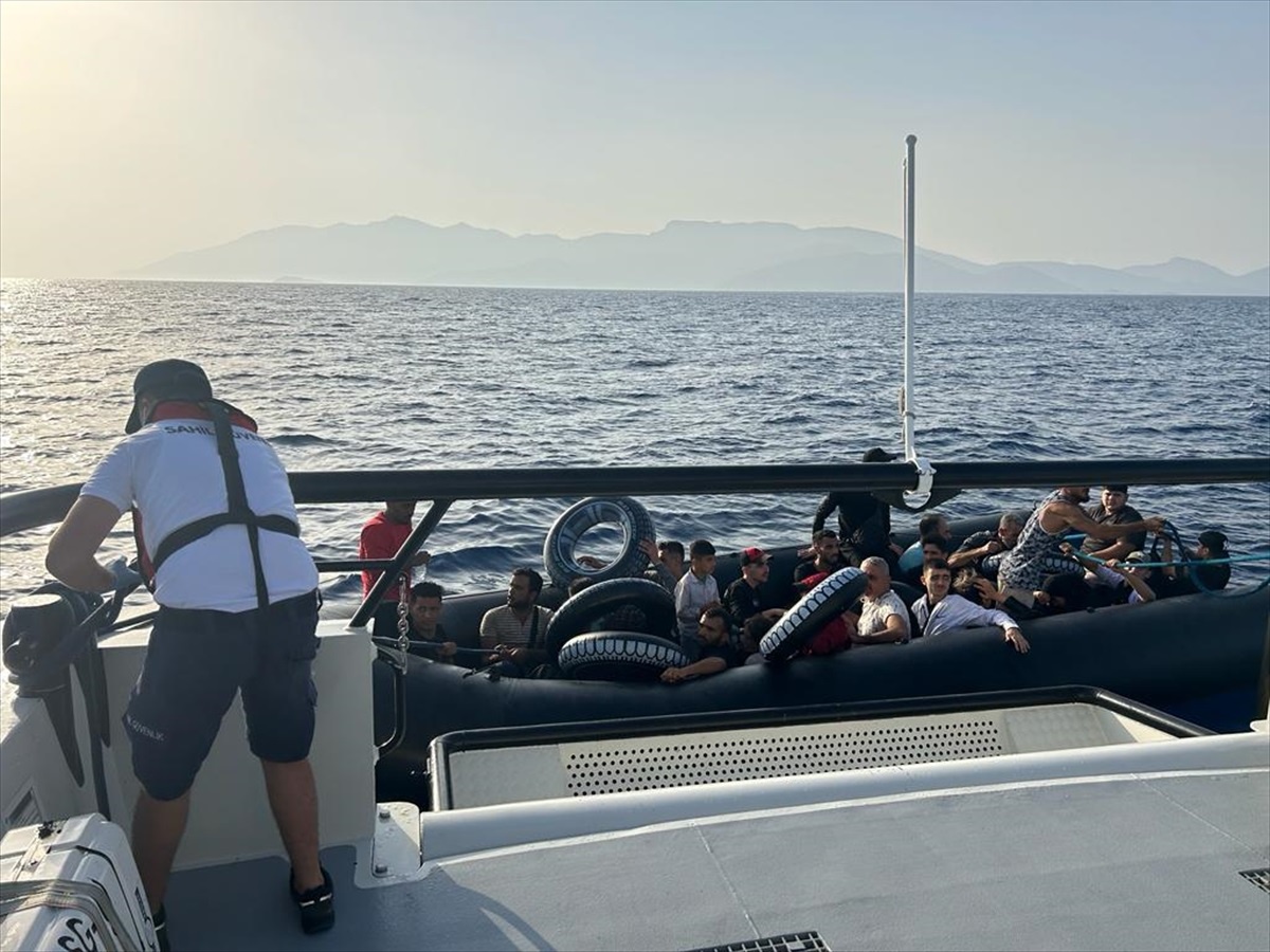 Muğla\'da 57 düzensiz göçmen kurtarıldı