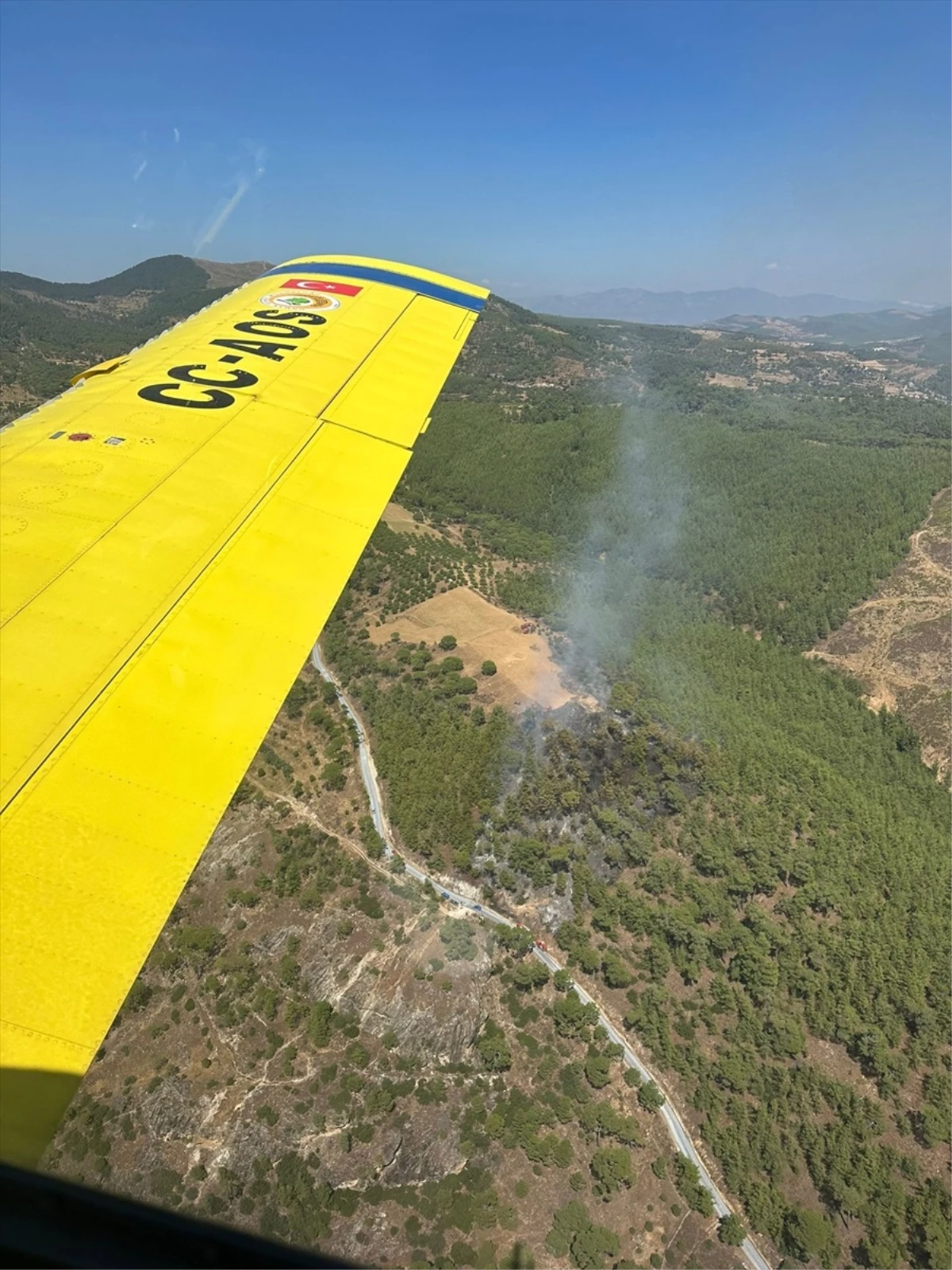 Muğla\'da Orman Yangını Kontrol Altına Alınmaya Çalışılıyor