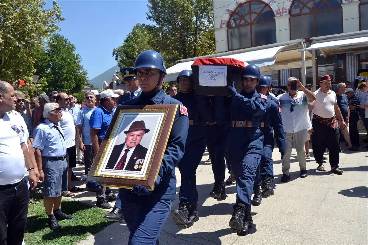 95 yaşındaki Kore gazisi Zeki Doğan Koreli toprağa verildi