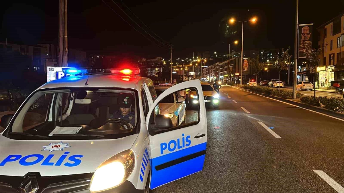 Düzce\'de Üniversite Bölgesinde Polis Denetimleri Sıklaştırıldı