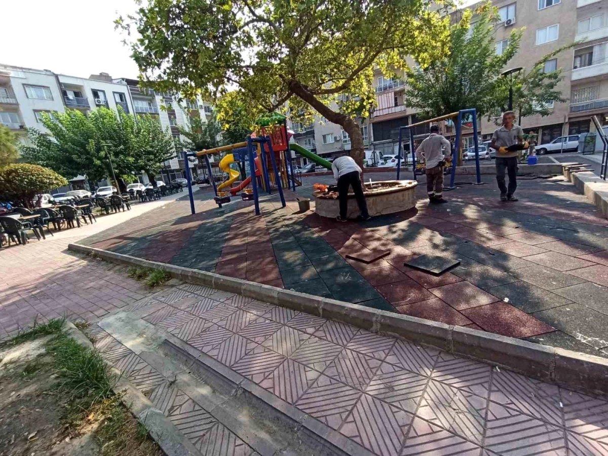 Şehzadeler Belediyesi Çocuk Parklarında Yenileme Çalışması Başlattı