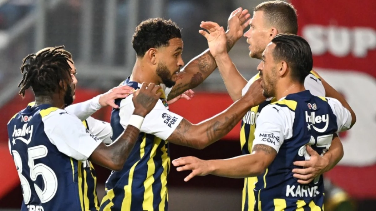 Son Dakika: Fenerbahçe, play-off turunda Twente\'yi eleyerek Konferans Ligi\'nde gruplara kaldı