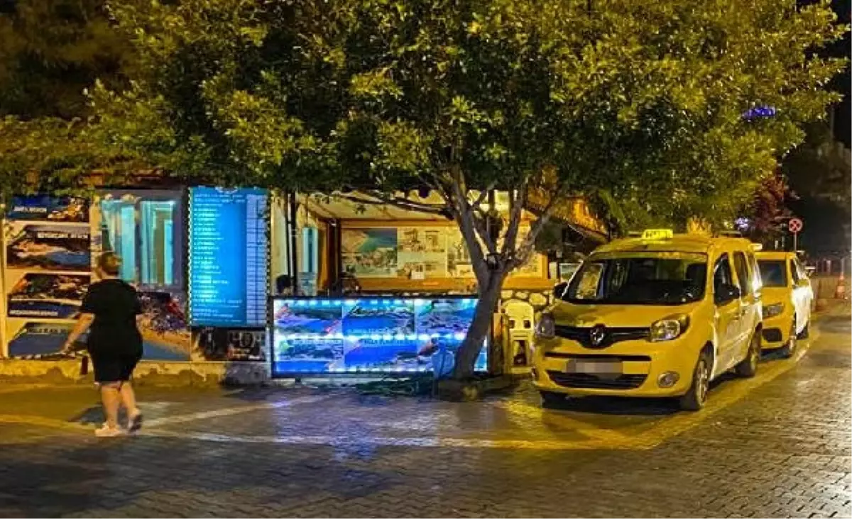 Kaş'ta Taksiciler Sabit Fiyatla Yolcu Taşıyor