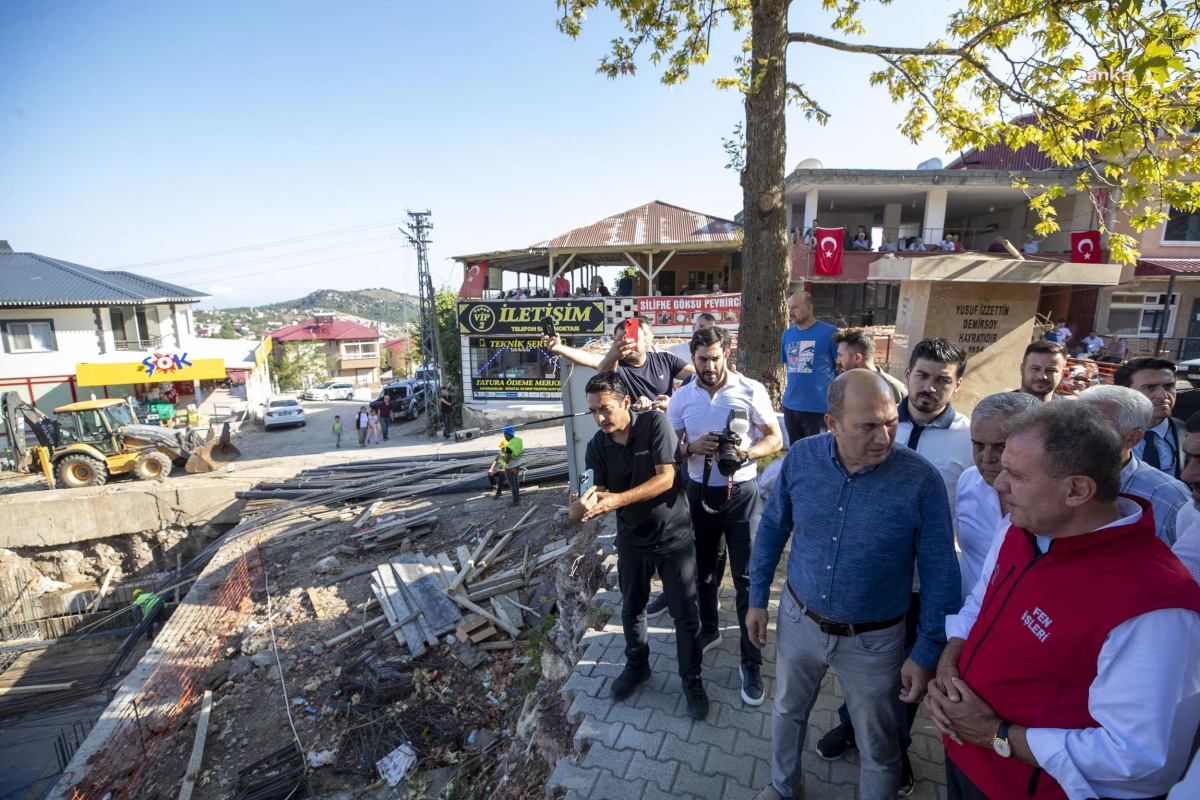 Mersin Büyükşehir Belediye Başkanı Fındıkpınarı Katlı Otopark ve Pazar Yeri İnşaatını İnceledi