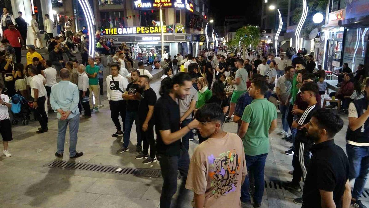 İranlı turistler Van\'ı ziyaret etmeye devam ediyor