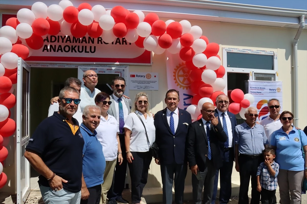 Adıyaman\'da depremden etkilenen okula prefabrik anaokulu açıldı