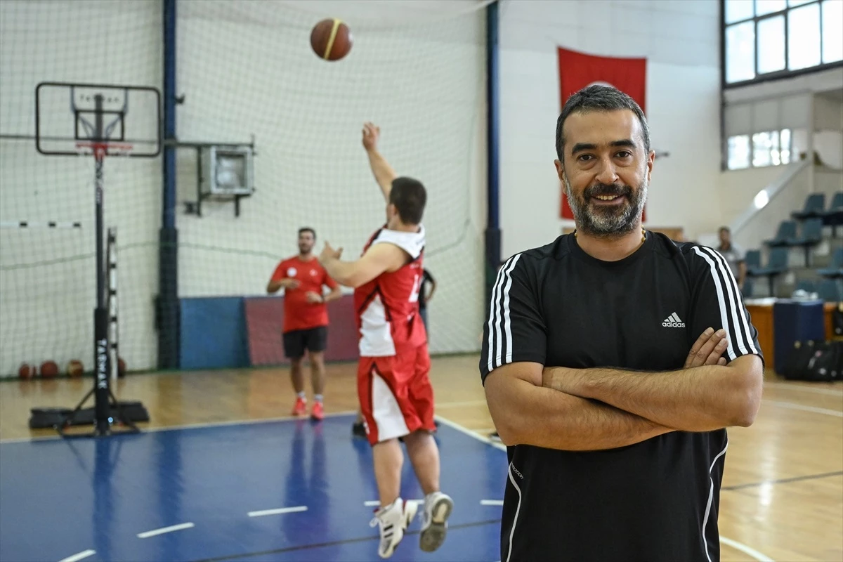 AK Parti Ankara İl Başkanı Özcan\'dan Down Sendromlu Basketbol Milli Takımı\'na ziyaret Açıklaması