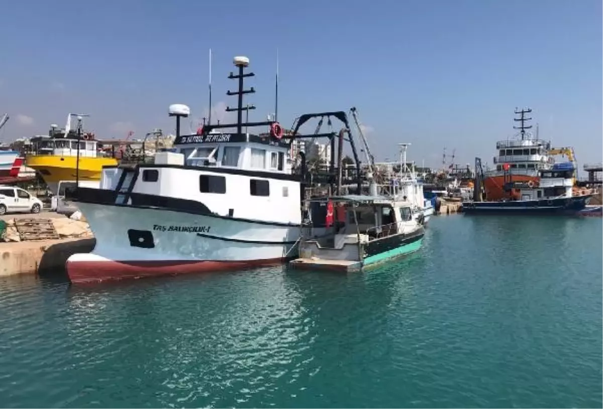 Mersin\'de Balıkçılar Sezonun Açılmasını Bekliyor