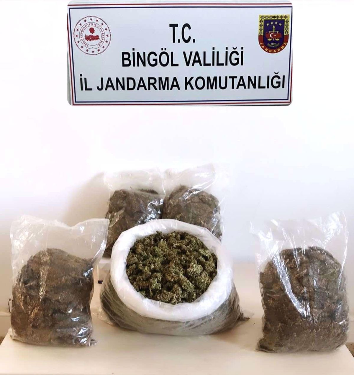 Bingöl\'de 4 Kilo 750 Gram Esrar Ele Geçirildi