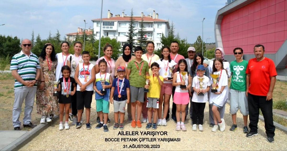 Bir ilk oldu aileler \'Bocce Petank\' yarışması yaptı
