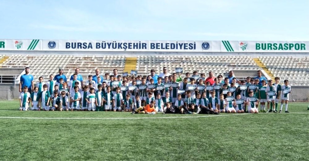 Bursaspor Futbol Okulu Yaz Dönemi Törenle Sonlandı