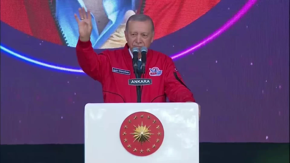 Cumhurbaşkanı Erdoğan: "Hiç merak etmeyin, bu ülke ne yolgeçen hanıdır, ne bedavacı yatağıdır, ne de kimsenin istilaya cüret edebileceği sahipsiz bir...