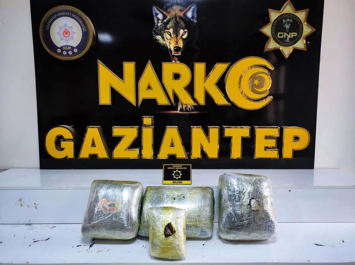 Gaziantep\'te Sokak Satıcılarına Operasyon: 177 Kilo Esrar ve 41 Kilo Eroin Ele Geçirildi