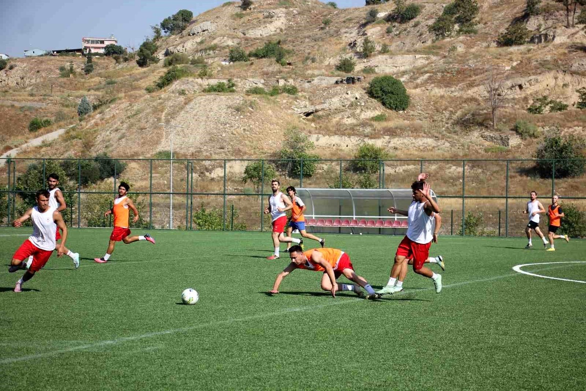 Irlıganlıspor, yeni sezon hazırlıklarını çift kale maç yaparak sürdürdü