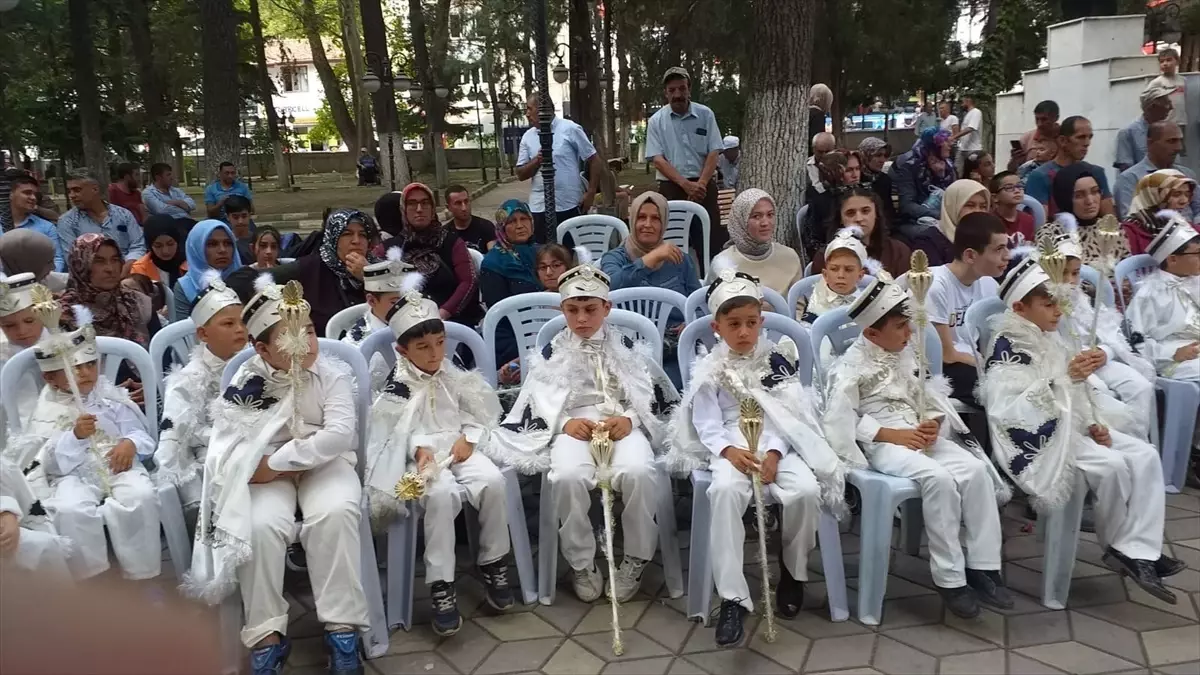 İskilip'te 67 çocuk toplu sünnet oldu