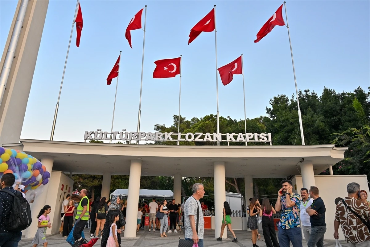 92. İzmir Enternasyonal Fuarı Açıldı