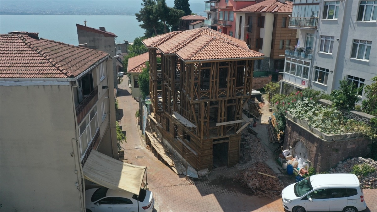 İzmit\'teki tarihi Kortel Konağı\'nda restorasyon çalışmaları devam ediyor
