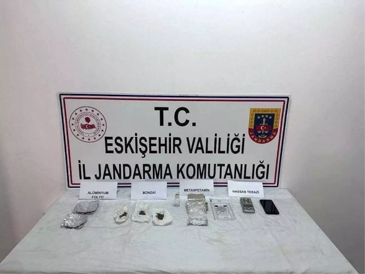 Eskişehir\'de Uyuşturucu Operasyonu: Çok Sayıda Madde Ele Geçirildi