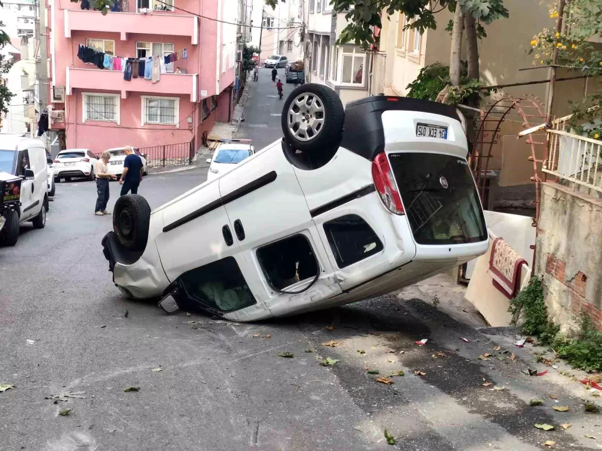 Kağıthane\'de freni tutmayan araç takla attı