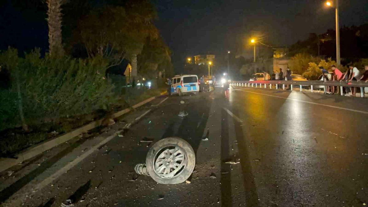 Antalya\'da kaza yapan sürücü olay yerinden kaçtı