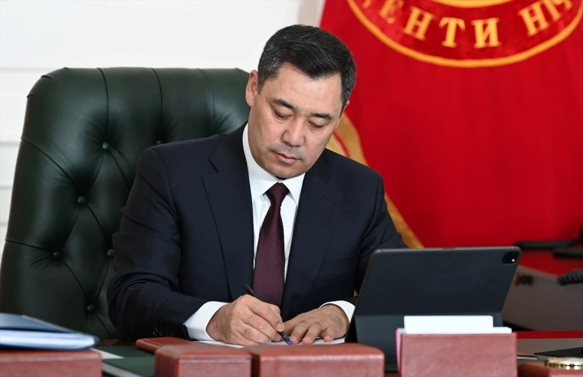 Kırgızistan\'da TÜRKSOY Genel Sekreteri Raev "Danaker Devlet Nişanı"na layık görüldü