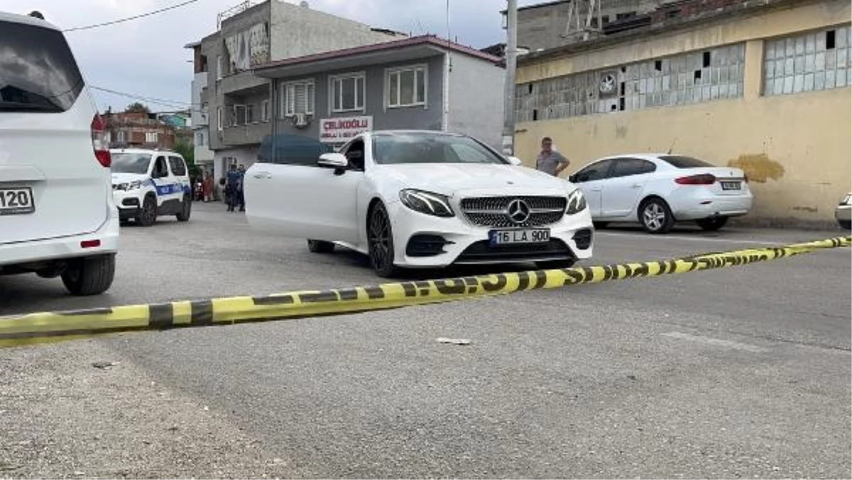 Bursa\'da Otomobil Saldırısı: Bir Kişi Ağır Yaralandı
