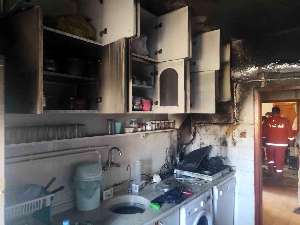 Çankırı\'da bir evin mutfak kısmında çıkan yangın itfaiye ekipleri tarafından söndürüldü