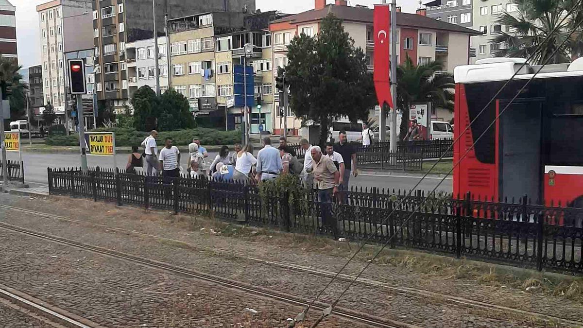 Samsun\'da Ring Otobüsünde Yangın Tüpü Patladı