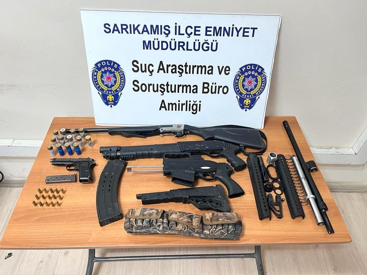 Kars\'ta silah ve mühimmat operasyonu: 2 gözaltı