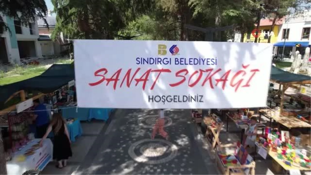 Sındırgılı kadınlar sanat sokağı ile geleneği devam ettirdi