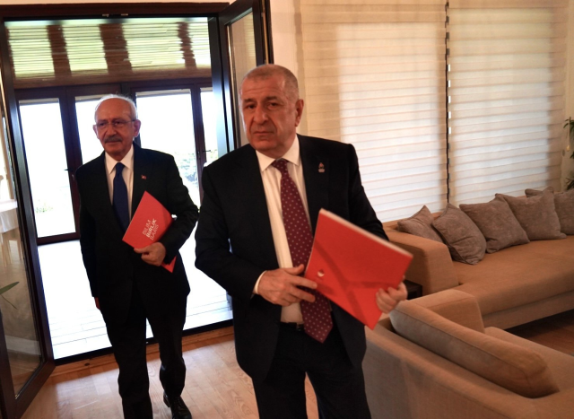 Ümit Özdağ, Kılıçdaroğlu ile anlaştıkları iki bakanlığı daha açıkladı: Kültür ve Turizm ile Milli Eğitim Bakanlığı için de söz verildi