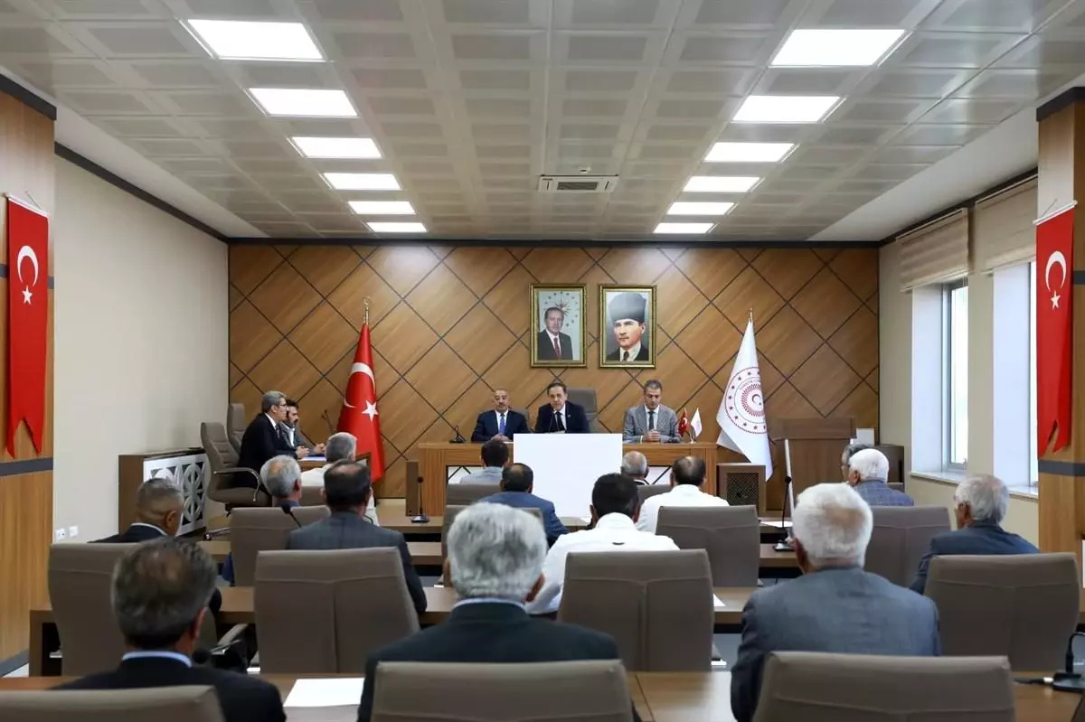 Bingöl Valisi Ahmet Hamdi Usta, İl Genel Meclis Toplantısı\'na katıldı