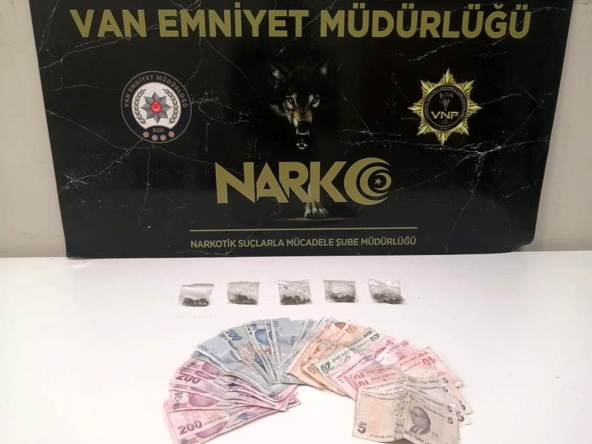 Van\'da \'torbacı\' diye tabir edilen uyuşturucu satıcılarına operasyon