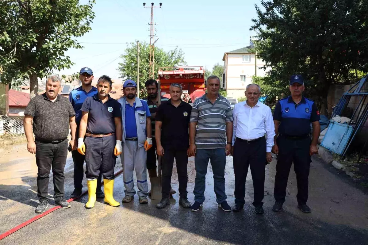 Yahyalı Belediyesi Sel Felaketinin Ardından Temizlik Çalışmalarına Devam Ediyor