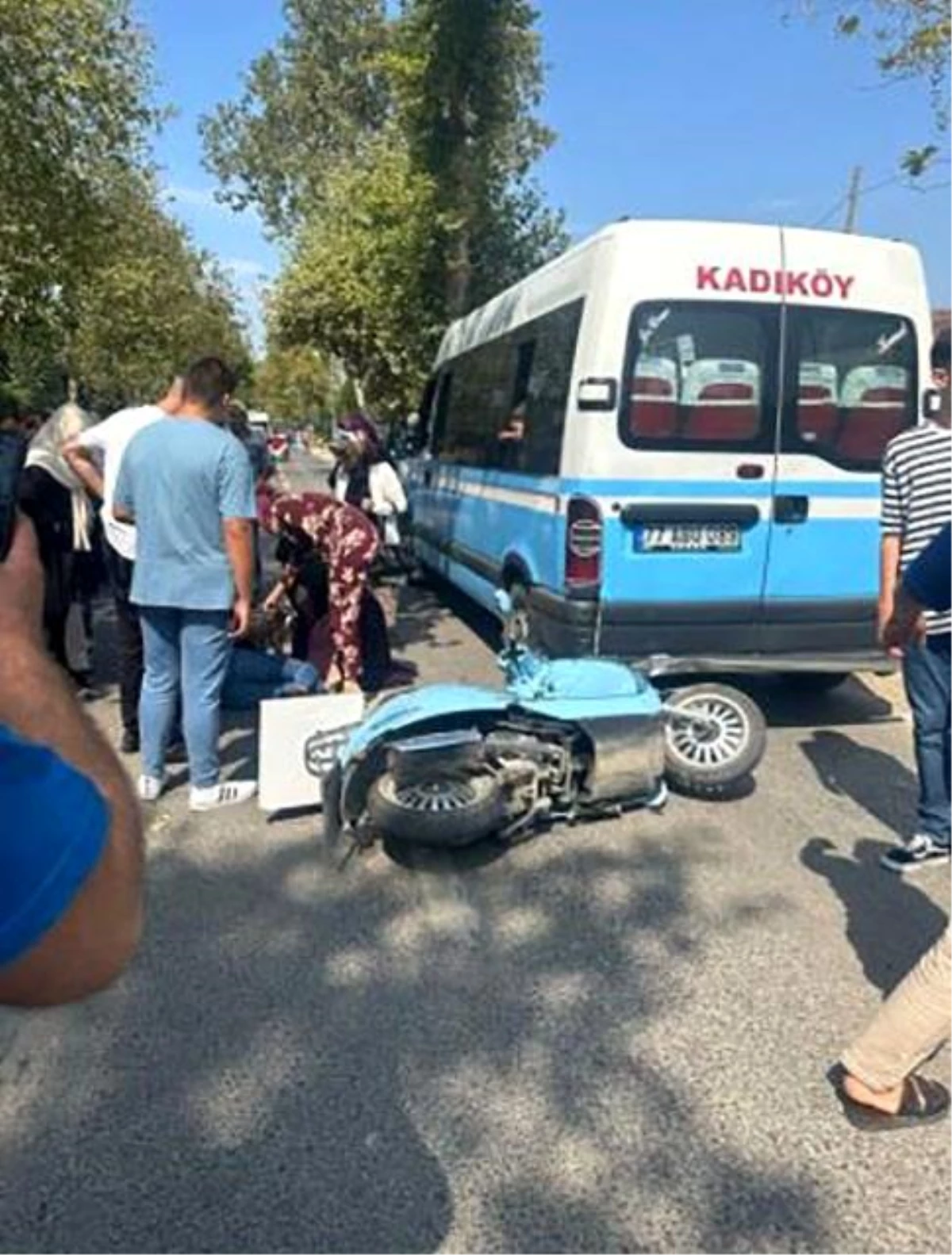Yalova\'da minibüse arkadan çarpan motosiklet sürücüsü yaralandı