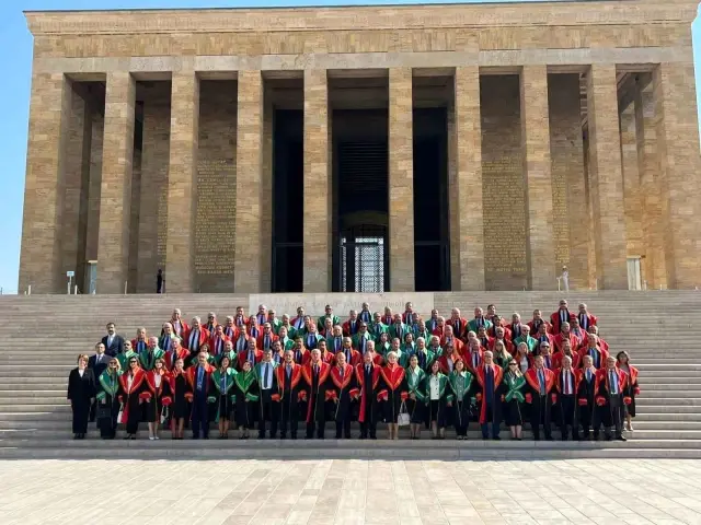 Yargıtay Başkanı Mehmet Akarca Anıtkabir'i ziyaret etti