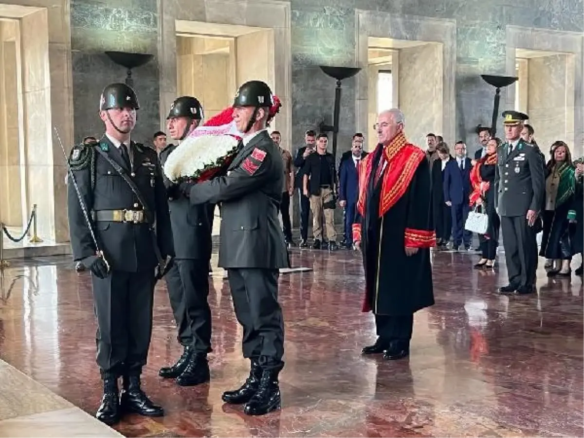 Yargıtay Başkanı Mehmet Akarca Anıtkabir\'i ziyaret etti