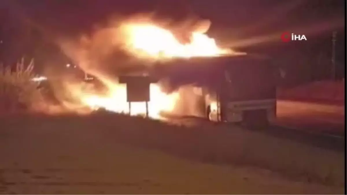 Sivas'ta yolcu otobüsü alev alev yandı