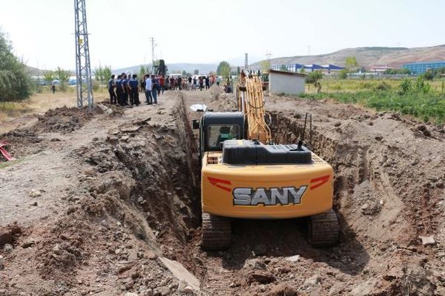 Çankırı'da altyapı çalışması sırasında göçük: 1 işçi hayatını kaybetti Çankırı'da altyapı çalışması sırasında göçük: 1 işçi hayatını kaybetti