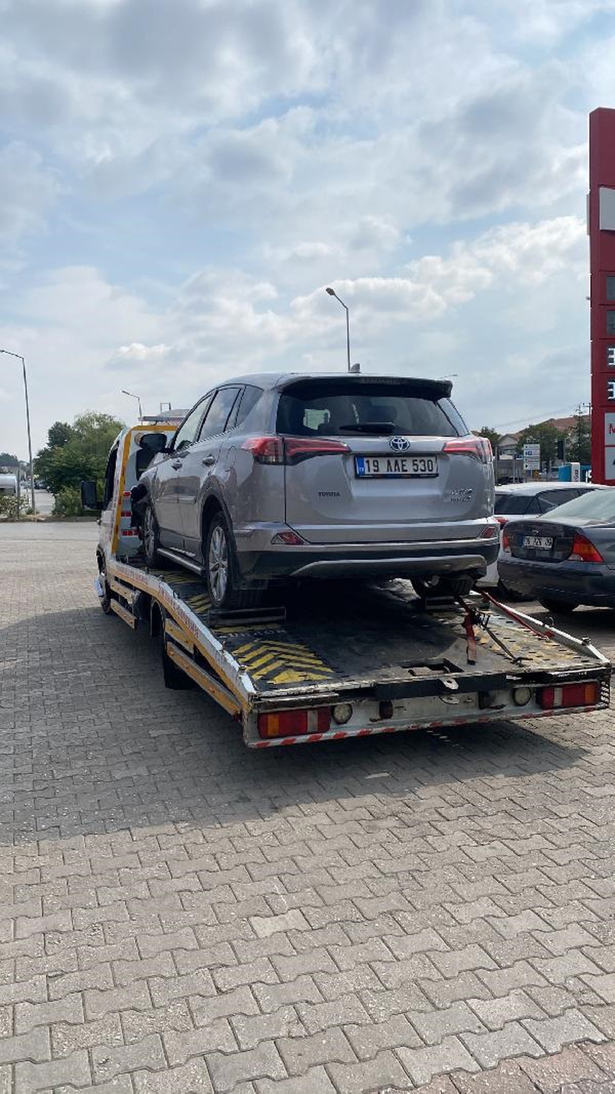 Çorum\'da Otomobil ile Motosiklet Kaza Yaptı: 15 Yaşındaki Sürücü Hayatını Kaybetti
