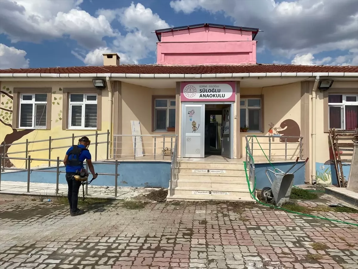 Süloğlu Belediyesi Okullarda Temizlik Çalışması Yaptı