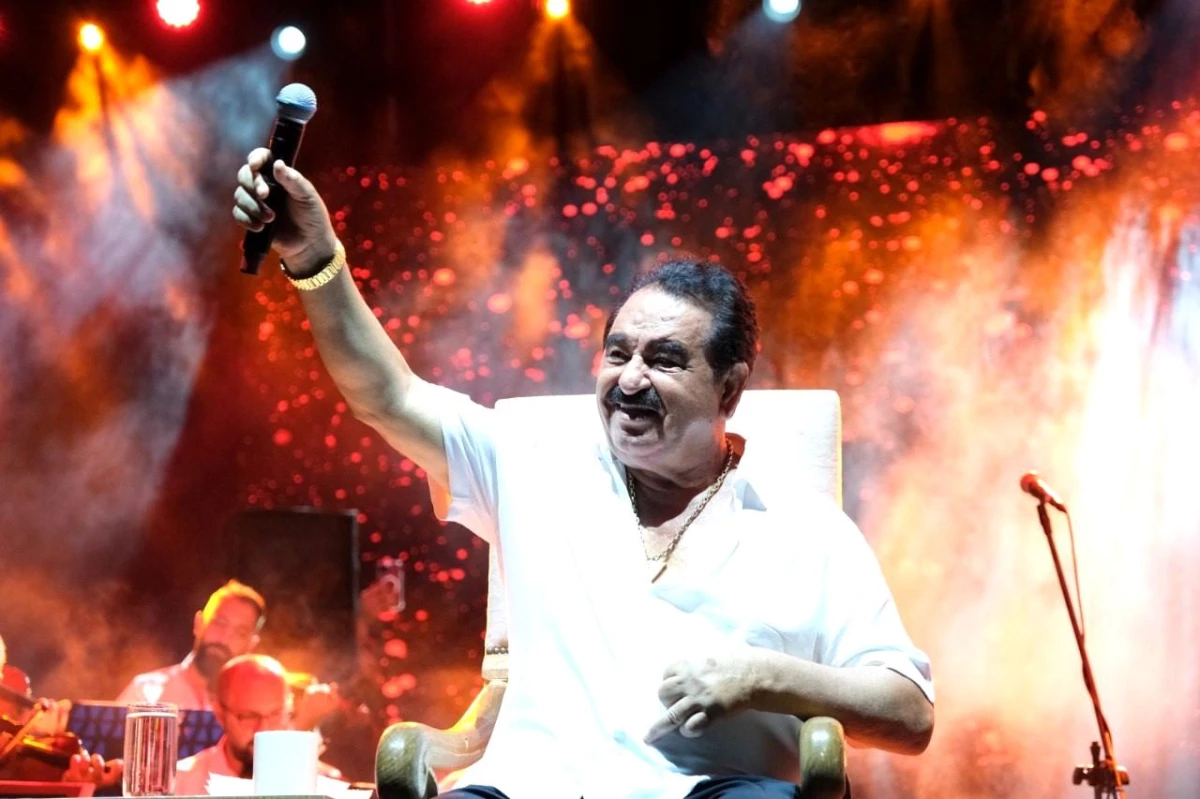 İzmir\'de yıldızlar geçidi: İbrahim Tatlıses\'ten muhteşem konser