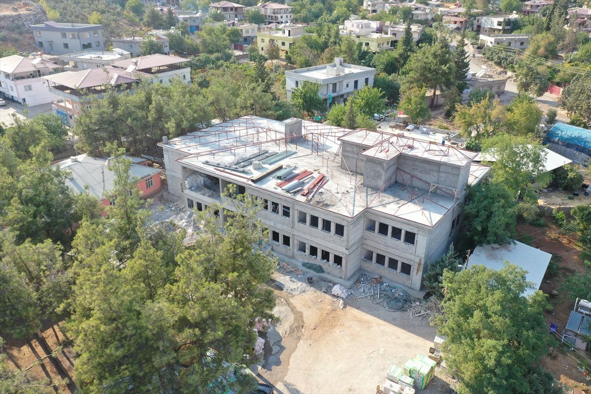 Kahramanmaraş\'ta deprem sonrası hayırseverlerin girişimiyle 8 okul yapılıyor
