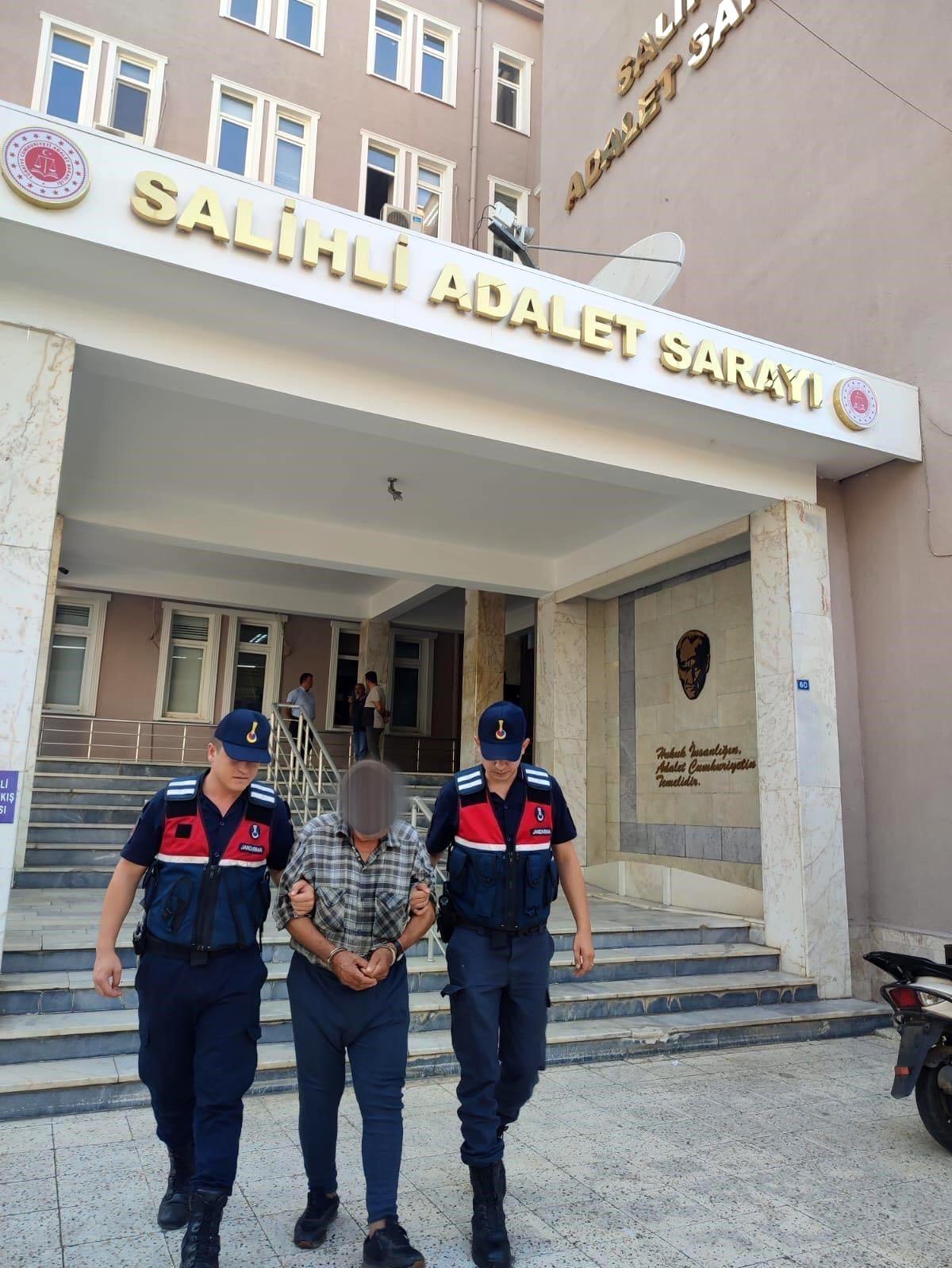 Manisa\'da kasten adam öldürme suçundan aranan şüpheli yakalandı