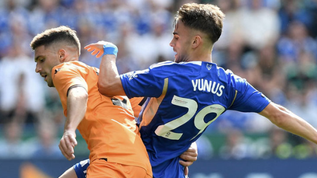Leicester City, ilk mağlubiyetini Yunus Akgün'ün oynadığı maçta aldı