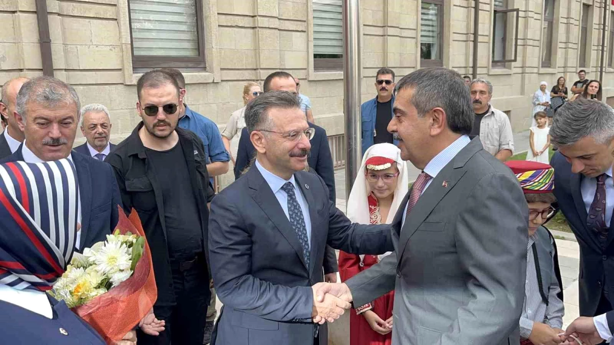 Milli Eğitim Bakanı Eskişehir\'e ziyaret gerçekleştirdi