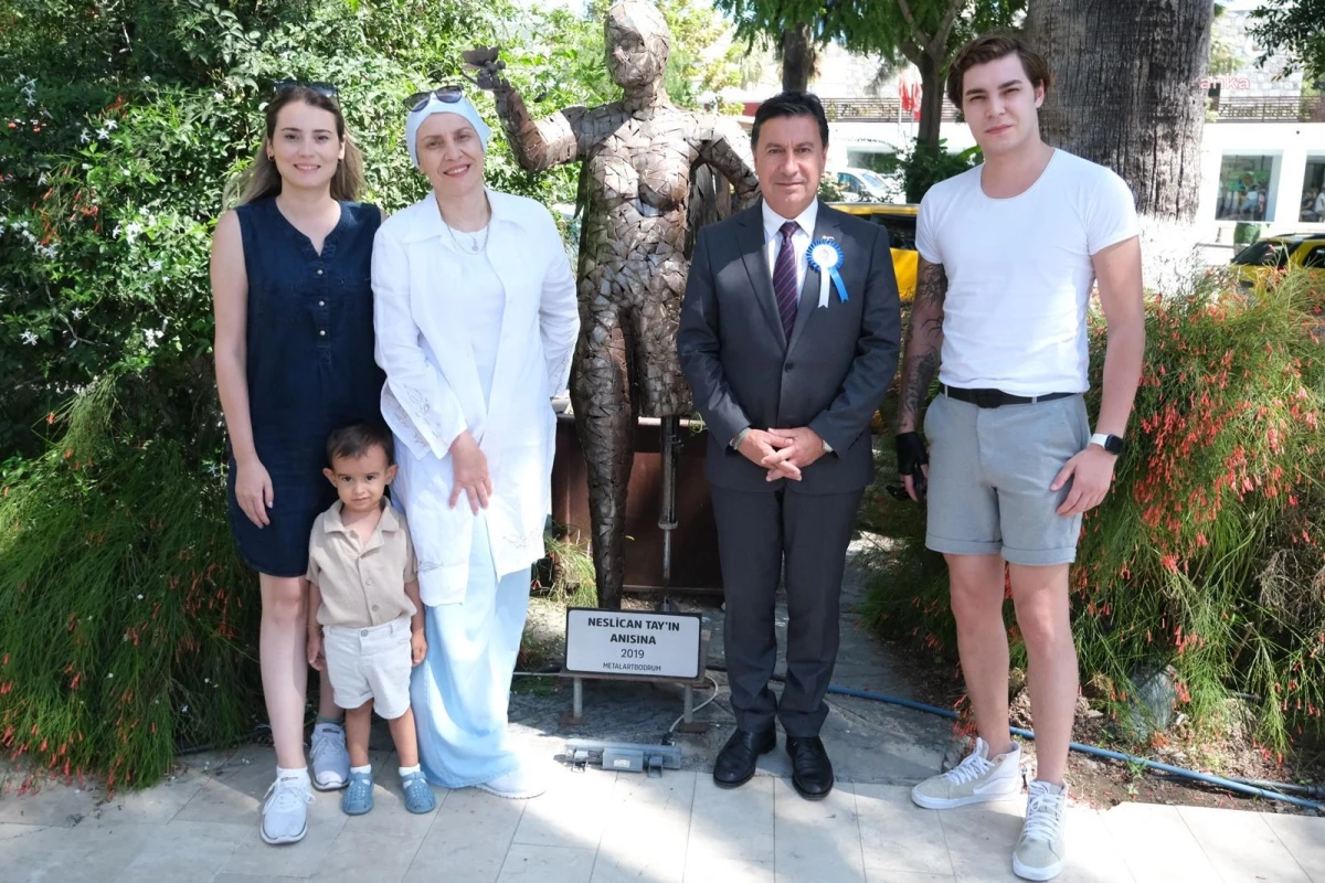 Neslican Tay\'ın ailesi Bodrum Belediye Başkanı\'nı ziyaret etti